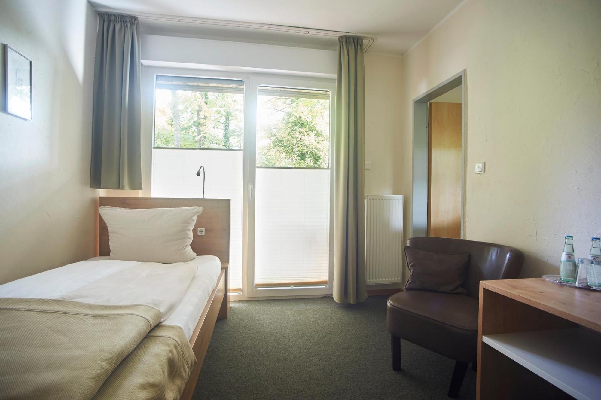 Hotel Restaurant Waldschloesschen Линен Экстерьер фото